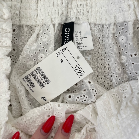 H&M White Eyelet Off-Shoulder Blouse - Picture 3 of 4